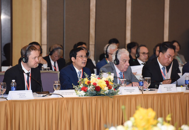 Chủ tịch VCCI Phạm Tấn Công phát biểu tại diễn đàn. Chủ tịch VCCI Phạm Tấn Công phát biểu tại diễn đàn.