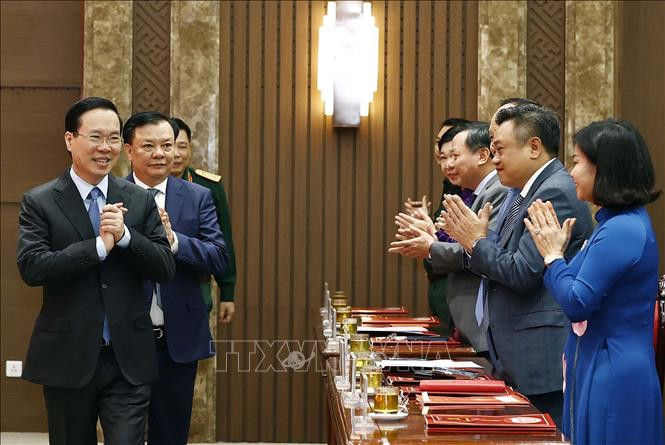 Chủ tịch nước tới dự hội nghị. Chủ tịch nước tới dự hội nghị.