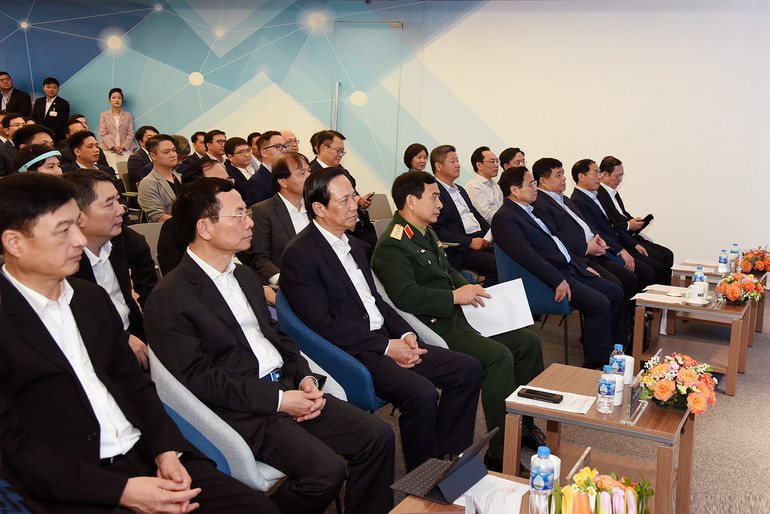 [Ảnh] Thủ tướng Phạm Minh Chính thăm Trung tâm Đổi mới sáng tạo Quốc gia ảnh 6