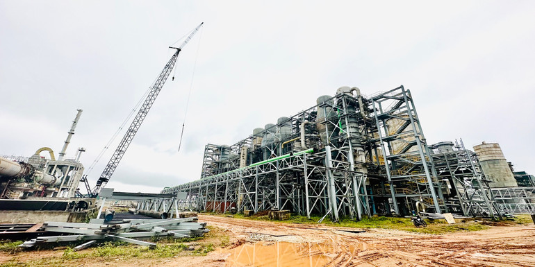 Dự án Nhà máy Bột – Giấy VNT 19 là nhà máy bột giấy lớn nhất Việt Nam, được theo dõi, giám sát chặt chẽ về các vấn đề liên quan tới môi trường. Dự án Nhà máy Bột – Giấy VNT 19 là nhà máy bột giấy lớn nhất Việt Nam, được theo dõi, giám sát chặt chẽ về các vấn đề liên quan tới môi trường.