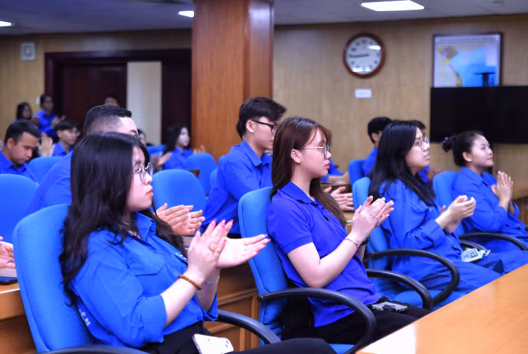 Đông đảo bạn trẻ tham gia Tọa đàm.