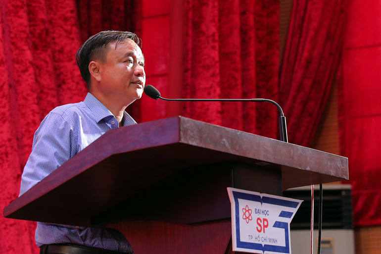 Đại diện Ban tổ chức buổi tập huấn phát biểu ý kiến.