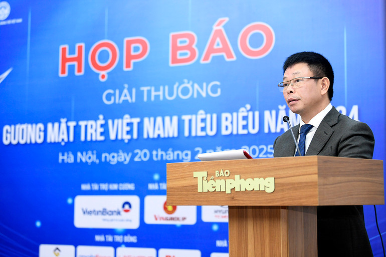 Nhà báo Phùng Công Sưởng, Tổng Biên tập Báo Tiền Phong, cung cấp các thống kê về Giải thưởng "Gương mặt trẻ Việt Nam tiêu biểu" năm 2024. Nhà báo Phùng Công Sưởng, Tổng Biên tập Báo Tiền Phong, cung cấp các thống kê về Giải thưởng "Gương mặt trẻ Việt Nam tiêu biểu" năm 2024.