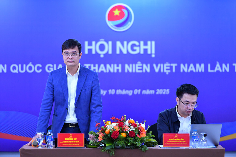 Đồng chí Bùi Quang Huy, Ủy viên dự khuyết Trung ương Đảng, Bí thư thứ nhất Trung ương Đoàn, Chủ nhiệm Ủy ban quốc gia về Thanh niên Việt Nam phát biểu khai mạc Hội nghị.