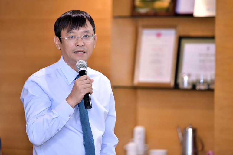 Tổng Biên tập Báo Nông thôn Ngày nay/điện tử Dân Việt Nguyễn Văn Hoài thông tin về Giải thưởng.