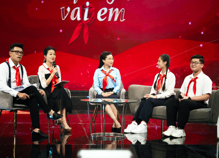 Hoạt động giao lưu của các khách mời.