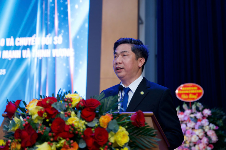 Phó Giáo sư ,Tiến sĩ Nguyễn Đào Tùng chia sẻ về thông tin diễn đàn. Phó Giáo sư ,Tiến sĩ Nguyễn Đào Tùng chia sẻ về thông tin diễn đàn.