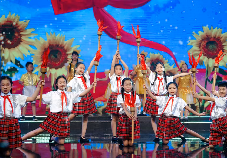 Các nhạc phẩm ngợi ca tình yêu quê hương, đất nước của thiếu nhi.