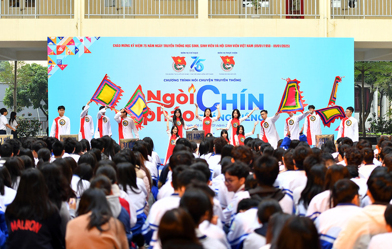 Một tiết mục văn nghệ về hào khí dân tộc tại chương trình.