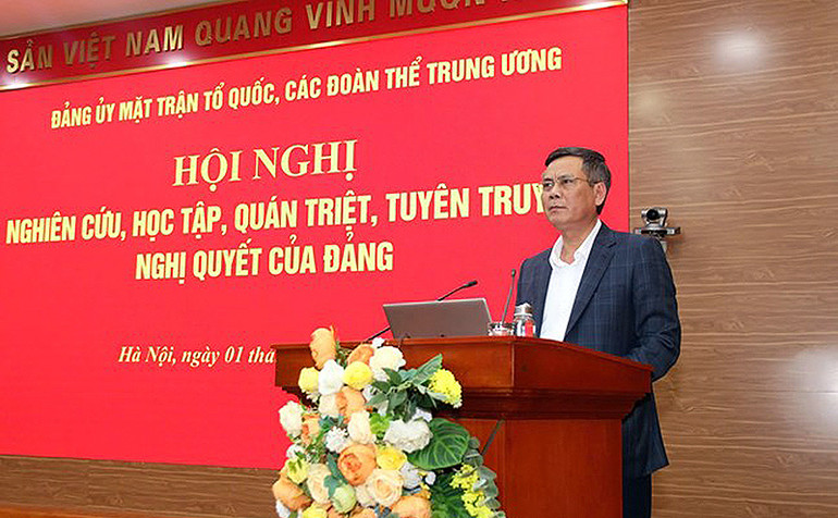 Đồng chí Trần Thắng phát biểu ý kiến tại hội nghị.