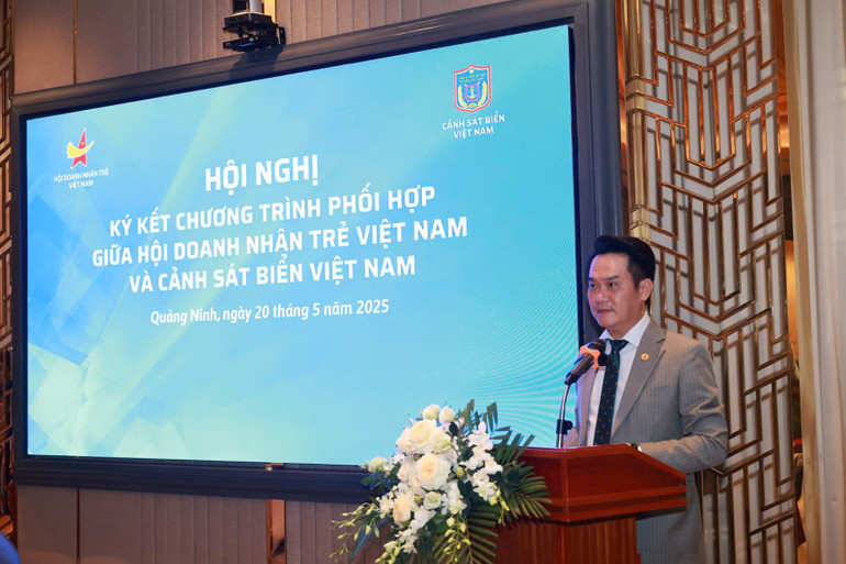 Chủ tịch Hội Doanh nhân trẻ Đặng Hồng Anh phát biểu ý kiến tại Hội nghị.