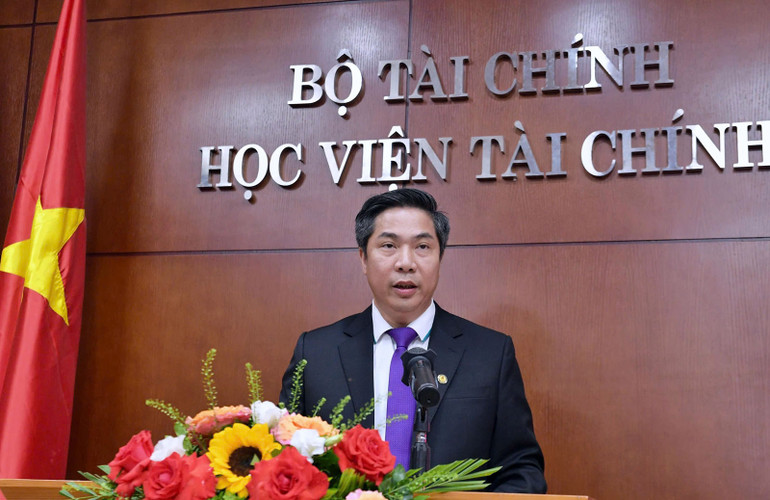 Phó Giáo sư Tiến sĩ Nguyễn Đào Tùng phát biểu khai mạc Tọa đàm.