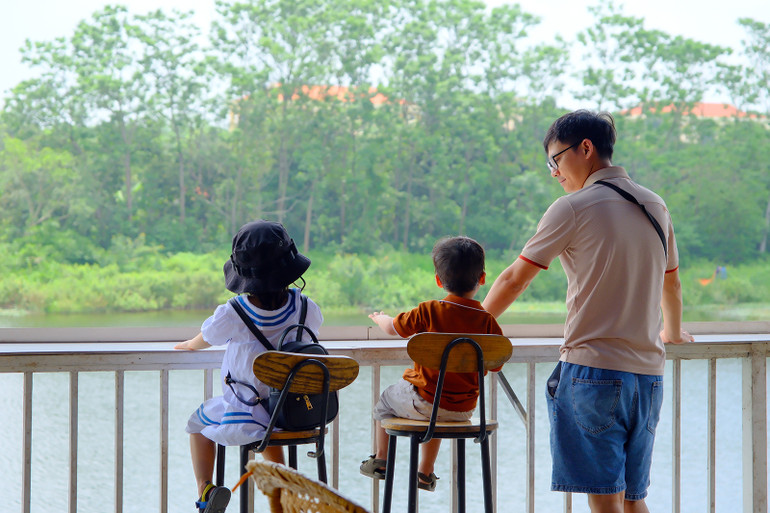 Nhiều gia đình lựa chọn chương trình làm điểm đến cuối tuần dịp Ngày Quốc tế Thiếu nhi 1/6 năm nay.