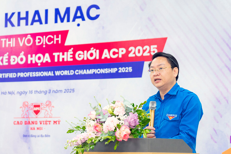 Giám đốc Trung tâm Phát triển Khoa học, công nghệ và tài năng trẻ Trần Hữu chia sẻ thông tin về Cuộc thi.