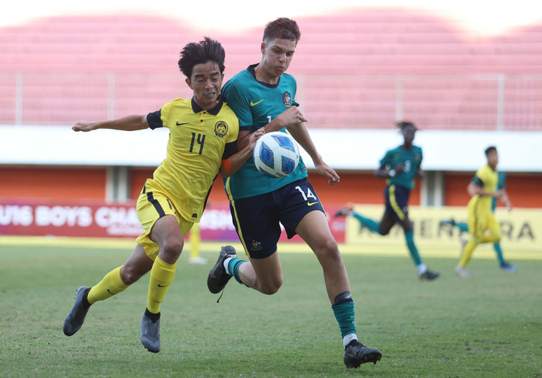 U16 Malaysia không thể vượt qua được U16 Australia, đồng nghĩa suất đi tiếp vào bán kết được trao cho U16 Việt Nam. (Ảnh: VFF)