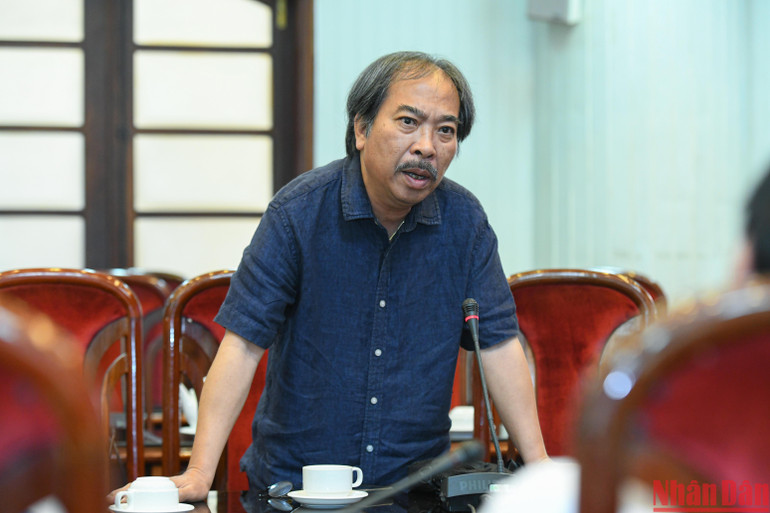 Nhà văn Nguyễn Quang Thiều, Chủ tịch Hội Nhà văn Việt Nam phát biểu.