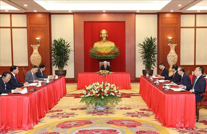 Tổng Bí thư Nguyễn Phú Trọng điện đàm với Tổng thống Indonesia Joko Widodo.