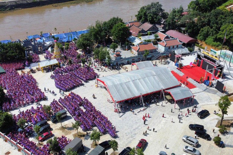 Toàn cảnh lễ hội đền Bảo Hà thờ phụng danh tướng Hoàng Bảy, có công đánh giặc, bảo vệ bờ cõi phía bắc đất nước.