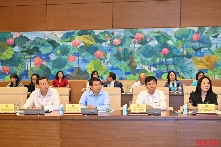 Các đại biểu dự buổi tiếp.