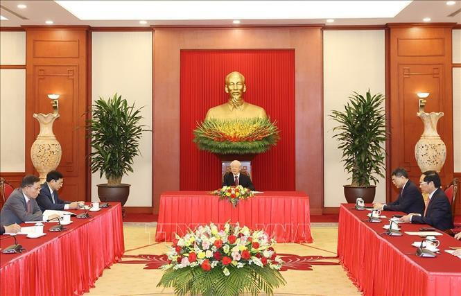 Tổng Bí thư Nguyễn Phú Trọng điện đàm với Tổng thống Indonesia Joko Widodo.