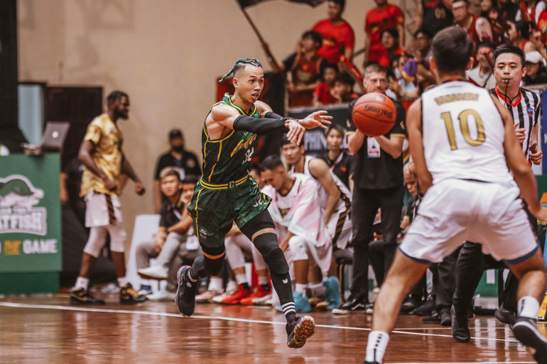 Sang Đinh thi đấu nổi bật.