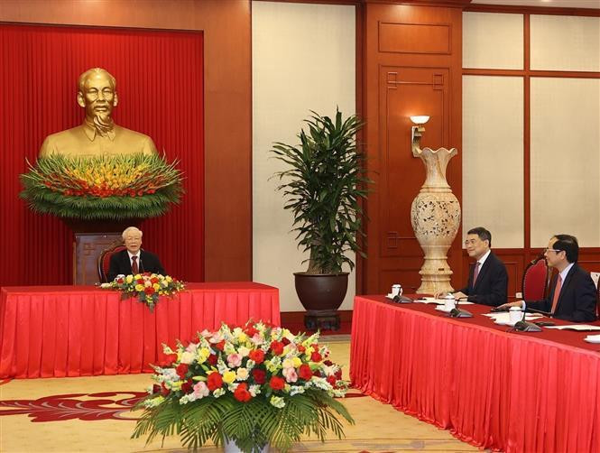 Tổng Bí thư Nguyễn Phú Trọng điện đàm với Tổng thống Indonesia Joko Widodo.