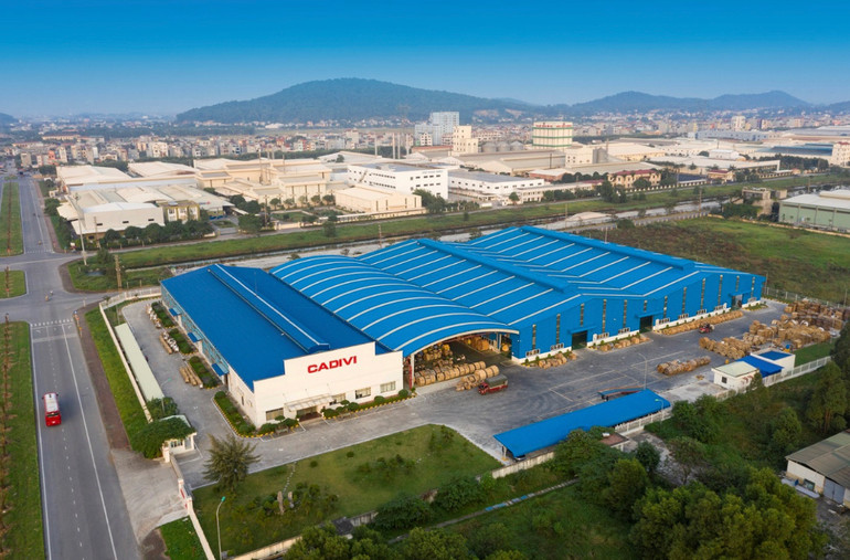 Bên ngoài nhà máy CADIVI miền bắc.