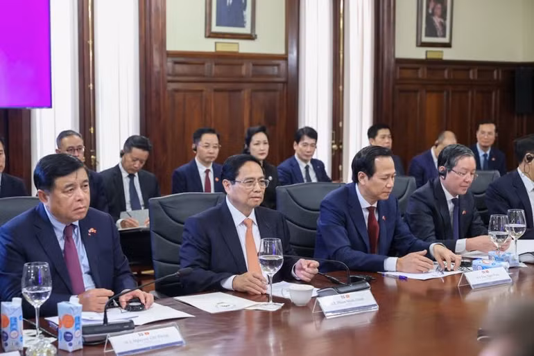 Thủ tướng Phạm Minh Chính đề nghị, hai bên sớm đàm phán Hiệp định mậu dịch tự do, hiệp định bảo hộ đầu tư, hợp tác văn hóa, giáo dục, đào tạo và miễn thị thực phổ thông. (Ảnh: VGP/Nhật Bắc)
