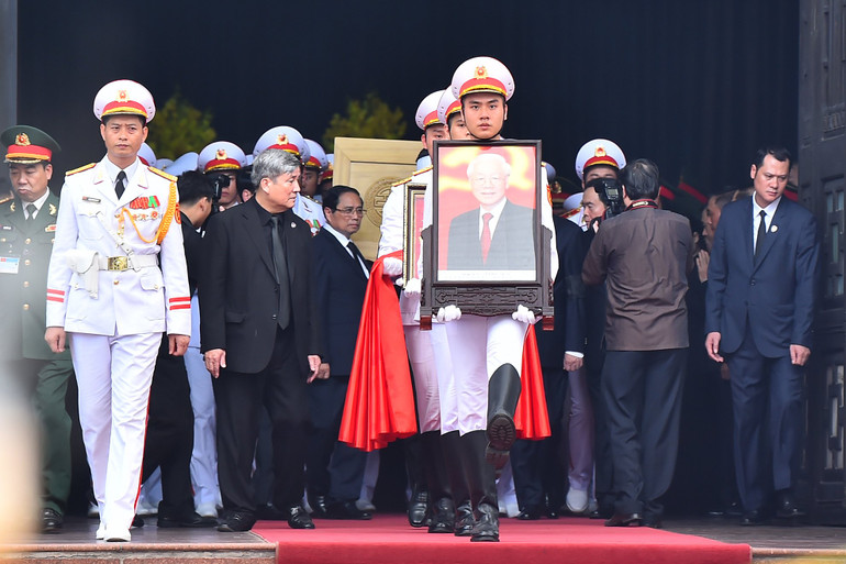 [Ảnh] Lễ truy điệu Tổng Bí thư Nguyễn Phú Trọng tại Nhà tang lễ Quốc gia ảnh 11