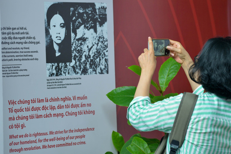 Không gian trưng bày diễn ra đến ngày 15/8/2024 tại Di tích lịch sử Nhà tù Hỏa Lò, số 1 phố Hỏa Lò, Trần Hưng Đạo, Hoàn Kiếm, Hà Nội.