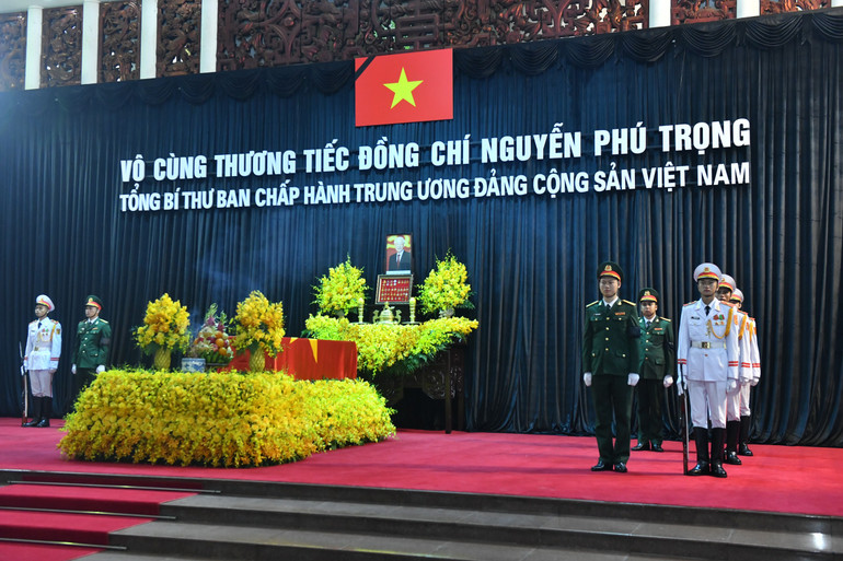 Toàn cảnh Lễ viếng Tổng Bí thư Nguyễn Phú Trọng: Trang nghiêm và xúc động ảnh 8