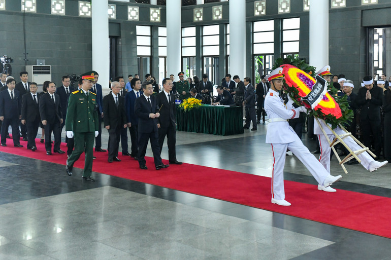 Toàn cảnh Lễ viếng Tổng Bí thư Nguyễn Phú Trọng: Trang nghiêm và xúc động ảnh 220