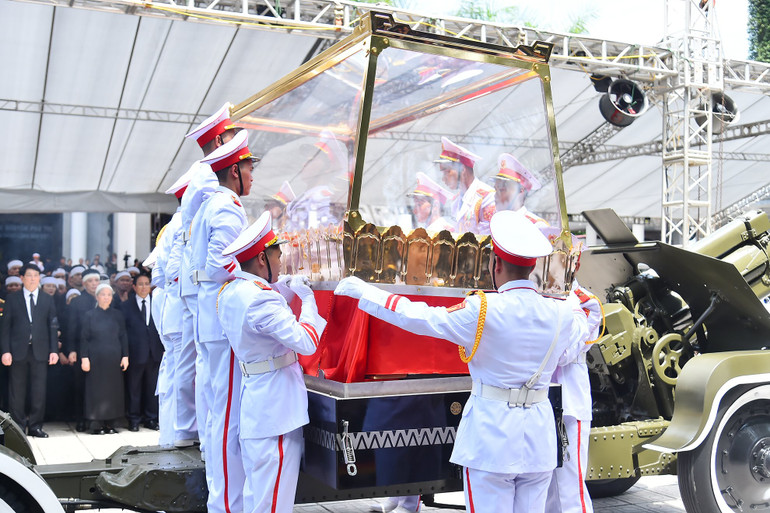 [Ảnh] Lễ truy điệu Tổng Bí thư Nguyễn Phú Trọng tại Nhà tang lễ Quốc gia ảnh 14