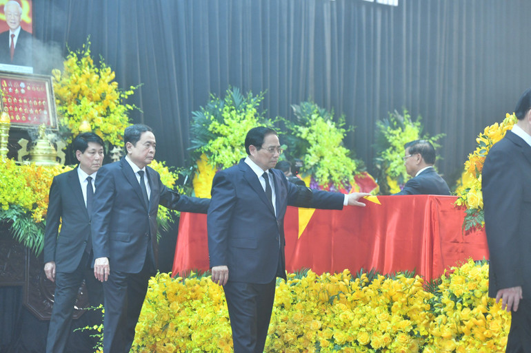 [Ảnh] Lễ truy điệu Tổng Bí thư Nguyễn Phú Trọng tại Nhà tang lễ Quốc gia ảnh 8