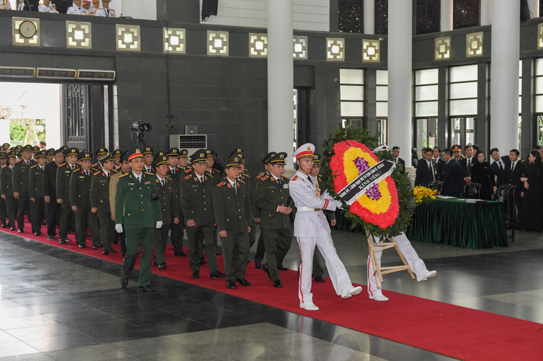 Đoàn Bộ Tư lệnh Cảnh vệ.