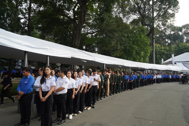 Toàn cảnh Lễ viếng Tổng Bí thư Nguyễn Phú Trọng: Trang nghiêm và xúc động ảnh 27