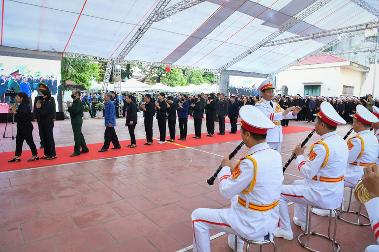 Toàn cảnh Lễ viếng Tổng Bí thư Nguyễn Phú Trọng: Trang nghiêm và xúc động ảnh 19