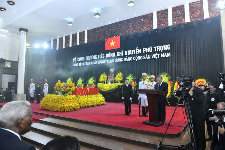 [Ảnh] Lễ truy điệu Tổng Bí thư Nguyễn Phú Trọng tại Nhà tang lễ Quốc gia ảnh 3