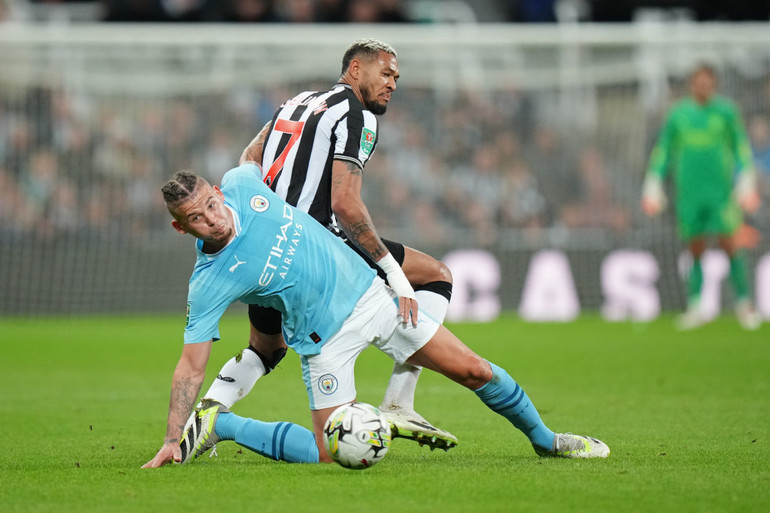 Newcastle mong muốn Kalvin Phillips sẽ khỏa lấp khoảng trống ở tuyến giữa. (Ảnh: ESPN)