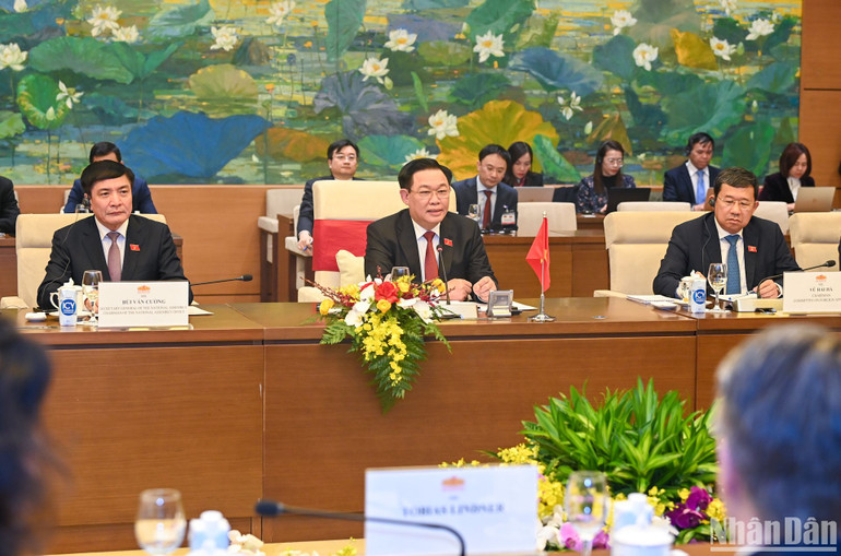 Chủ tịch Quốc hội Vương Đình Huệ phát biểu tại buổi hội kiến. (Ảnh: DUY LINH) Chủ tịch Quốc hội Vương Đình Huệ phát biểu tại buổi hội kiến. (Ảnh: DUY LINH)