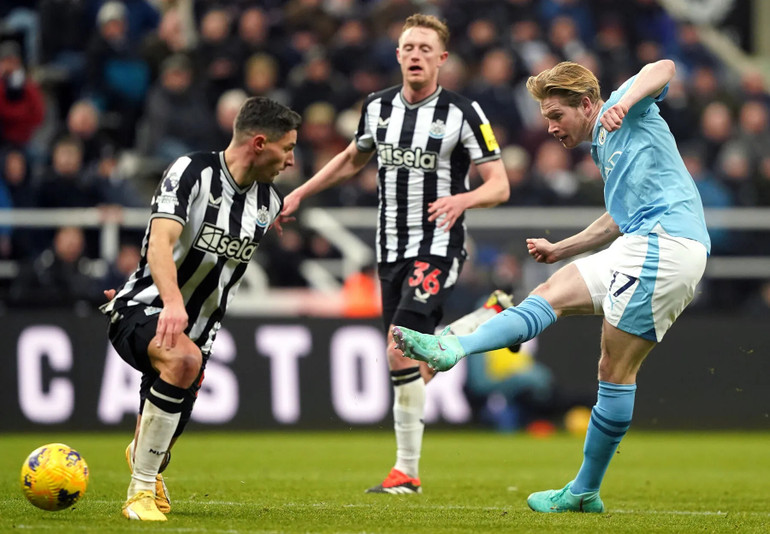 Kevin De Bruyne góp công lớn giúp Man City giành chiến thắng. (Ảnh: SOFOOT.com)