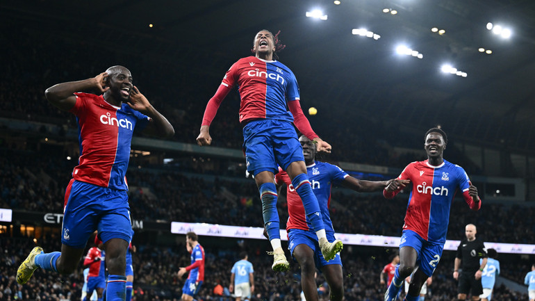 Crystal Palace cầm hòa Man City ngay tại Etihad. (Ảnh: The Sun) Crystal Palace cầm hòa Man City ngay tại Etihad. (Ảnh: The Sun)