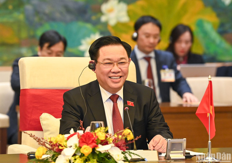 Chủ tịch Quốc hội Vương Đình Huệ phát biểu tại buổi hội kiến. (Ảnh: DUY LINH) Chủ tịch Quốc hội Vương Đình Huệ phát biểu tại buổi hội kiến. (Ảnh: DUY LINH)