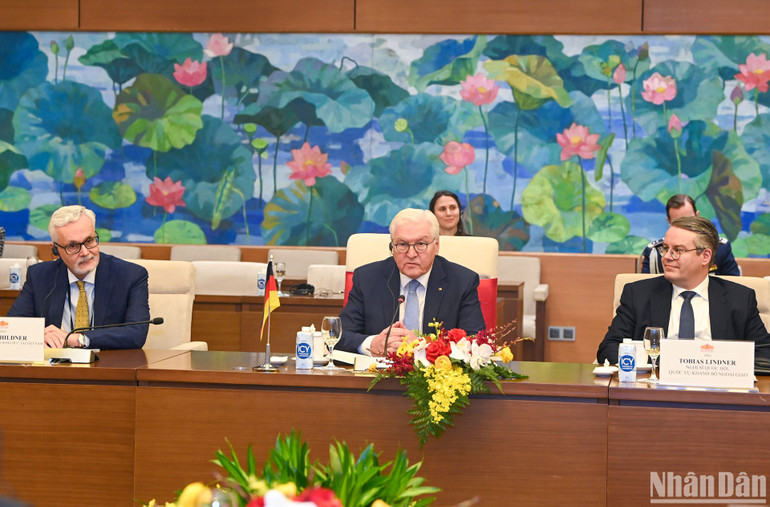 Tổng thống Cộng hòa Liên bang Đức Frank - Walter Steinmeier phát biểu tại buổi hội kiến. (Ảnh: DUY LINH) Tổng thống Cộng hòa Liên bang Đức Frank - Walter Steinmeier phát biểu tại buổi hội kiến. (Ảnh: DUY LINH)