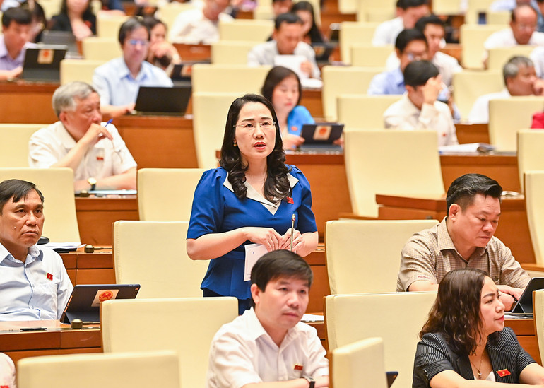 Đại biểu Quốc hội Nguyễn Thị Thủy (Bắc Kạn) phát biểu ý kiến thảo luận.