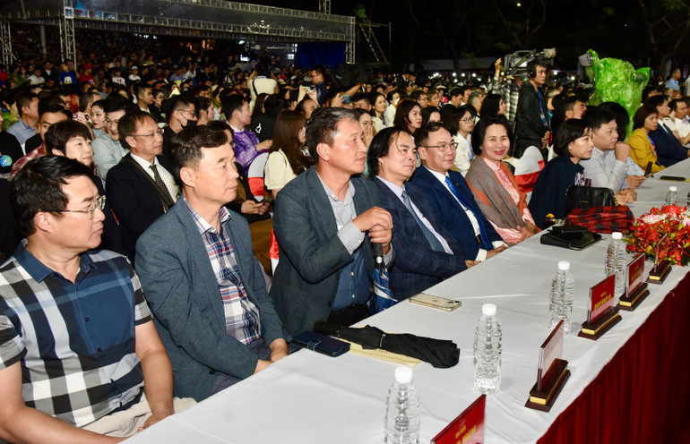 Các đại biểu tham dự Lễ hội.