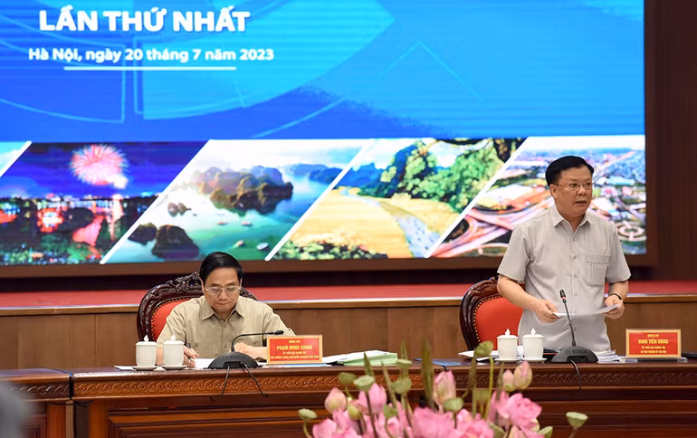 Bí thư Thành ủy Hà Nội Đinh Tiến Dũng phát biểu. (Ảnh: TRẦN HẢI) Bí thư Thành ủy Hà Nội Đinh Tiến Dũng phát biểu. (Ảnh: TRẦN HẢI)