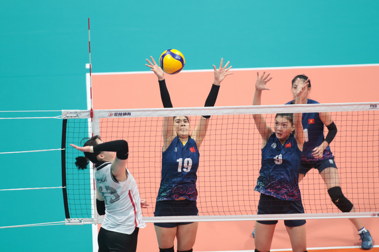 Các vận động viên Nhật Bản chiếm lợi thế.