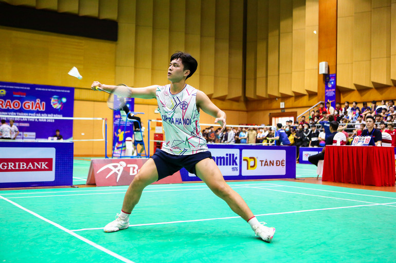 Vận động viên của Trường Phổ thông năng khiếu Thể dục thể thao Hà Nội thi đấu. Vận động viên của Trường Phổ thông năng khiếu Thể dục thể thao Hà Nội thi đấu.