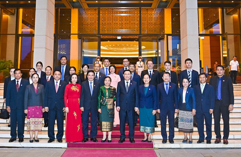 Chủ tịch Quốc hội Vương Đình Huệ tiếp Phó Chủ tịch Quốc hội Lào Sounthon Xayachak ảnh 8